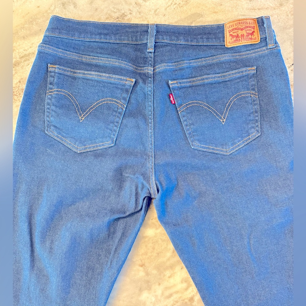 Levi’s Boyfriend Jeans women’s waist size  31 length 30